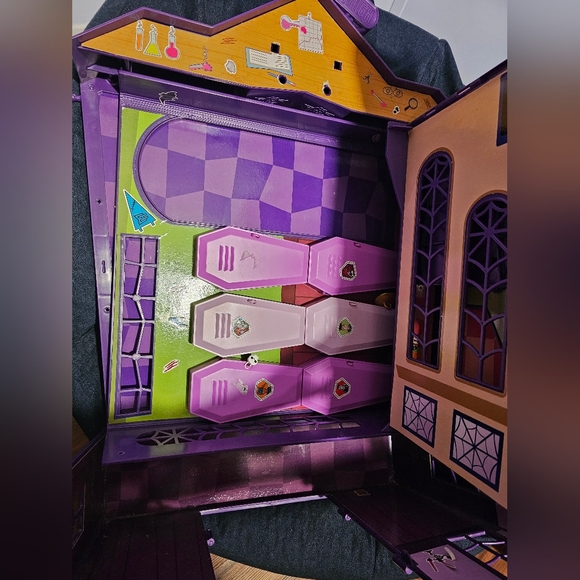 Monster High 2012 High School Play Set Incomplete Coffins Doors Stairs Stickers - Picture 6 of 11
